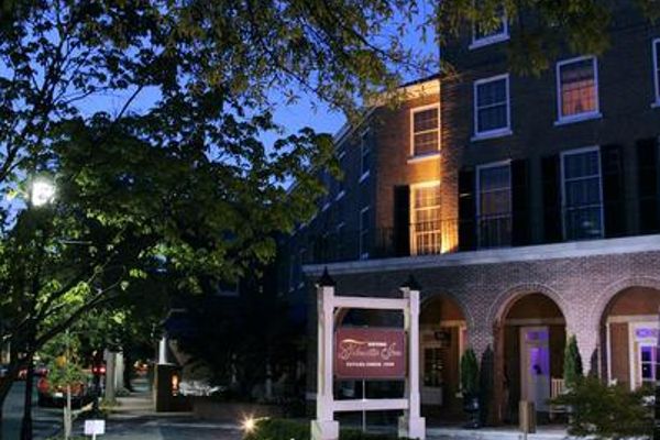 Tidewater Inn (Easton)